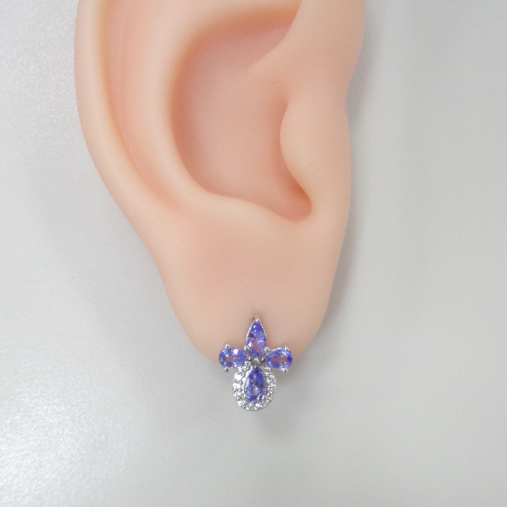 Серебряные серьги с танзанитами